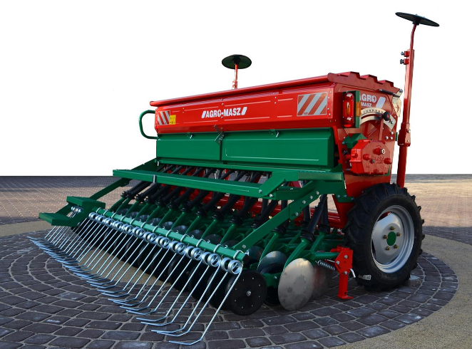 SR 300  Сеялка зерновая AgroMasz