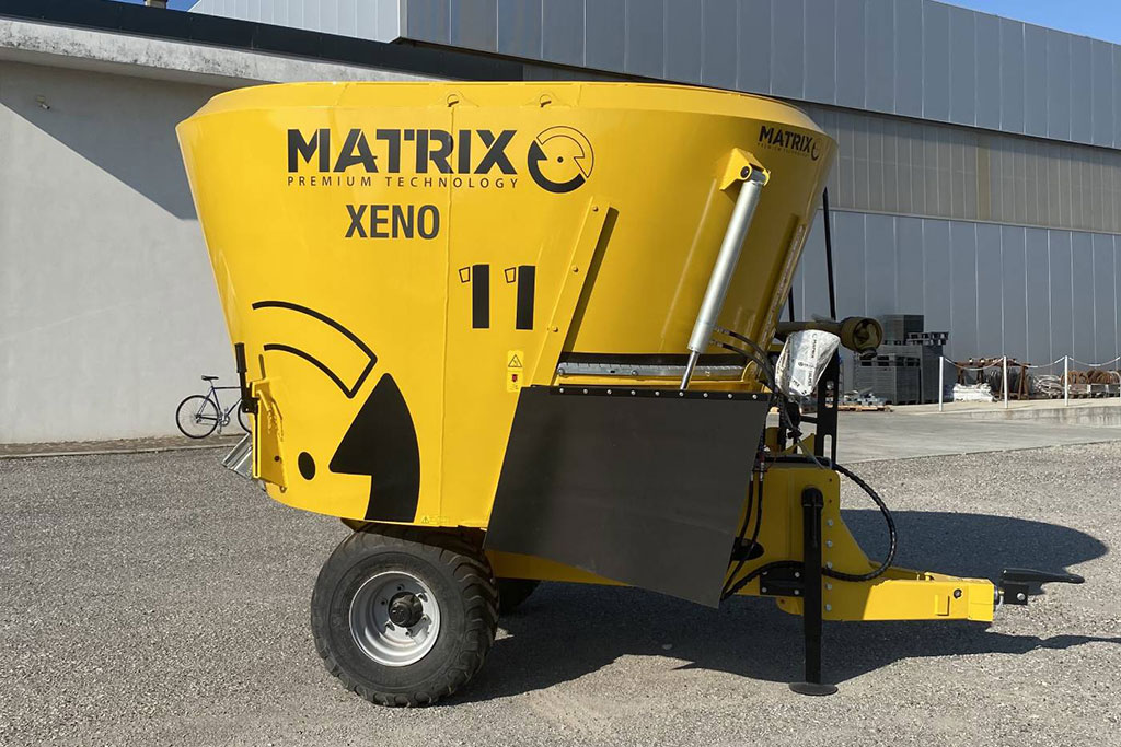 Вертикальный кормосмеситель MATRIX серии XENO